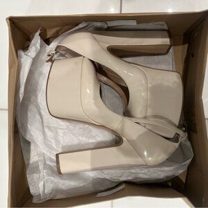 Steve Madden Elegant Cream Platform Heels